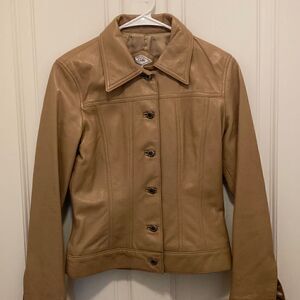 Jules Genuine Leather Button Front Woman’s Fitted Jacket in Deep Tan. Size Small